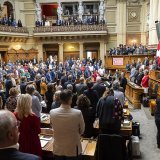 Les prix à consommation devraient dépasser cette année la fourchette visée par la Banque nationale suisse, note mardi l'OCDE dans son rapport sur les perspectives économiques. Face à l'inflation, la BNS n'aura pas d'autre choix que de resserrer à ...
